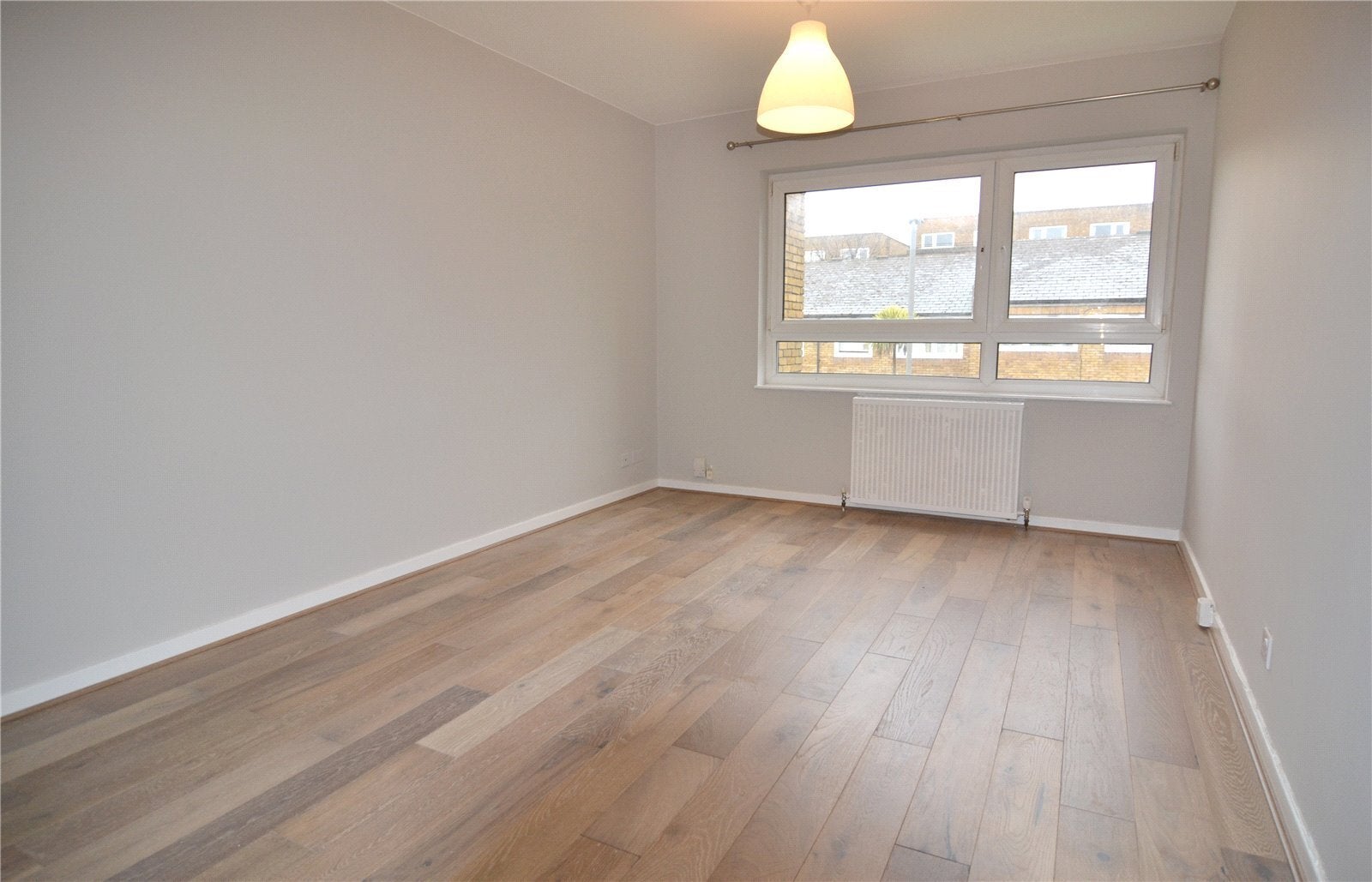 Flat Bartholomew Close in Greater London