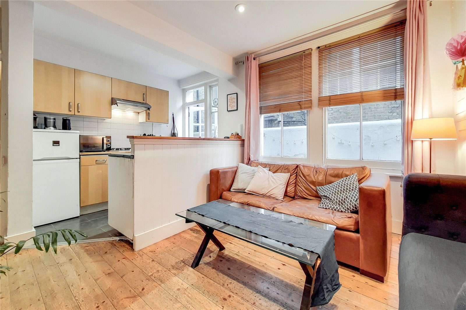 Flat Latchmere Road in Greater London