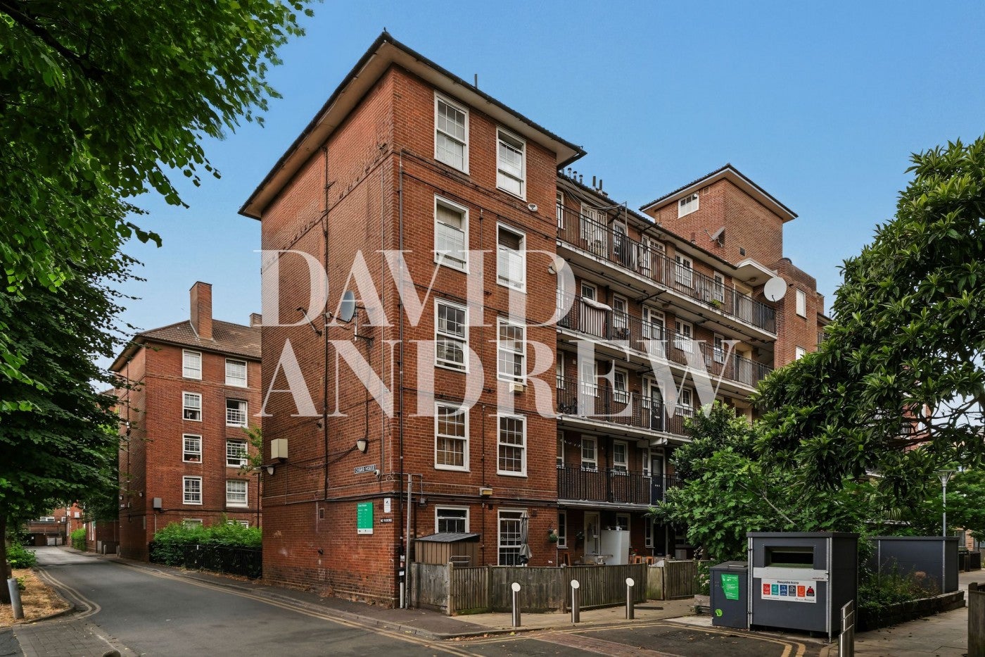 Flat Andover Road in Greater London