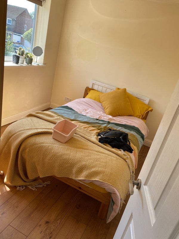 Room Broadoak Lane in Manchester