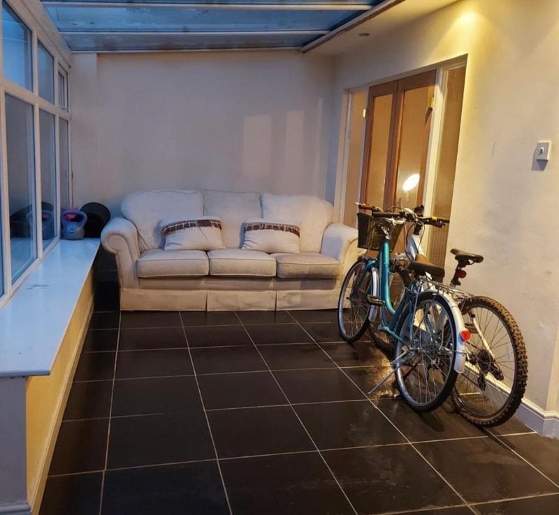 Room Broadoak Lane in Manchester