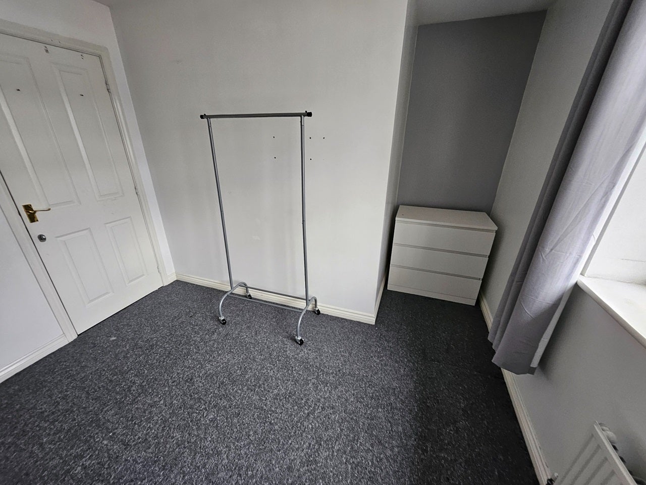 Room Seymour Road in Sandwell