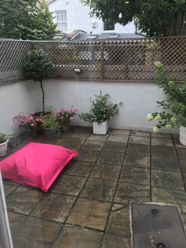 Room Leathwaite Road in Greater London