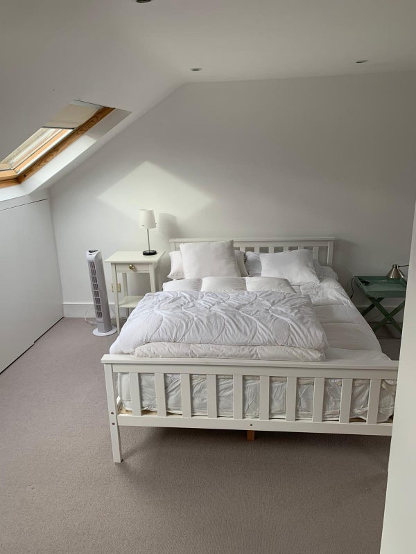 Room Leathwaite Road in Greater London