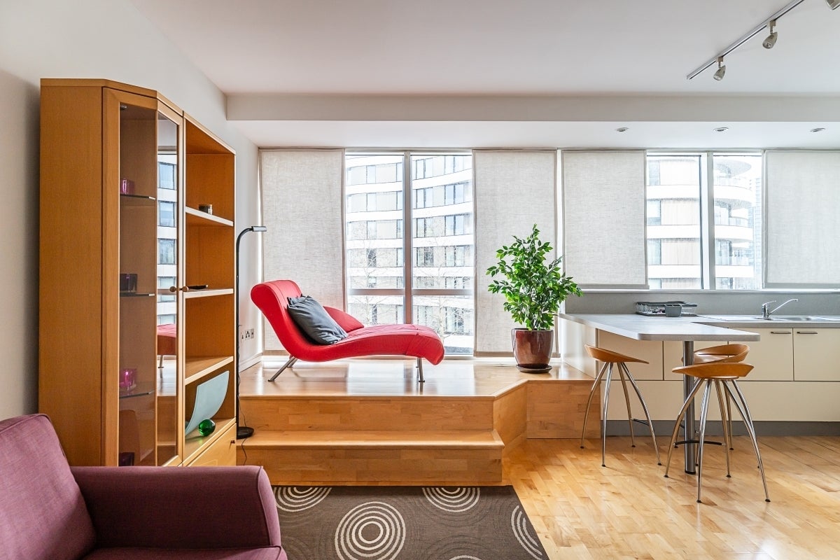 Flat Grosvenor Road in City of Westminster