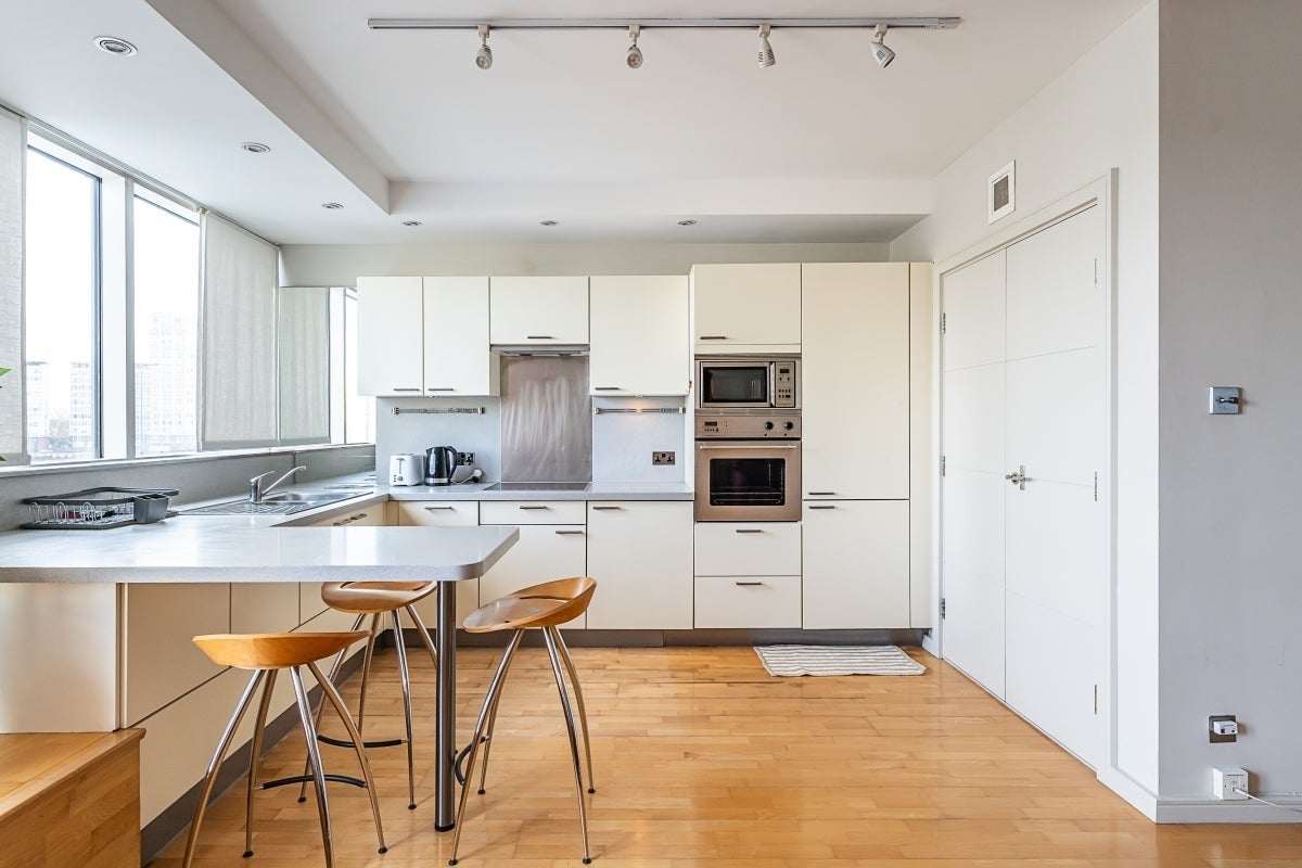 Flat Grosvenor Road in City of Westminster