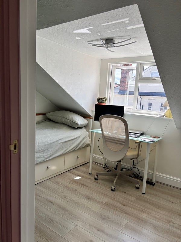 Flat Redland Road in Bristol