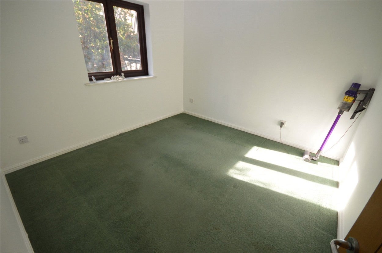 Flat Leafield in Luton