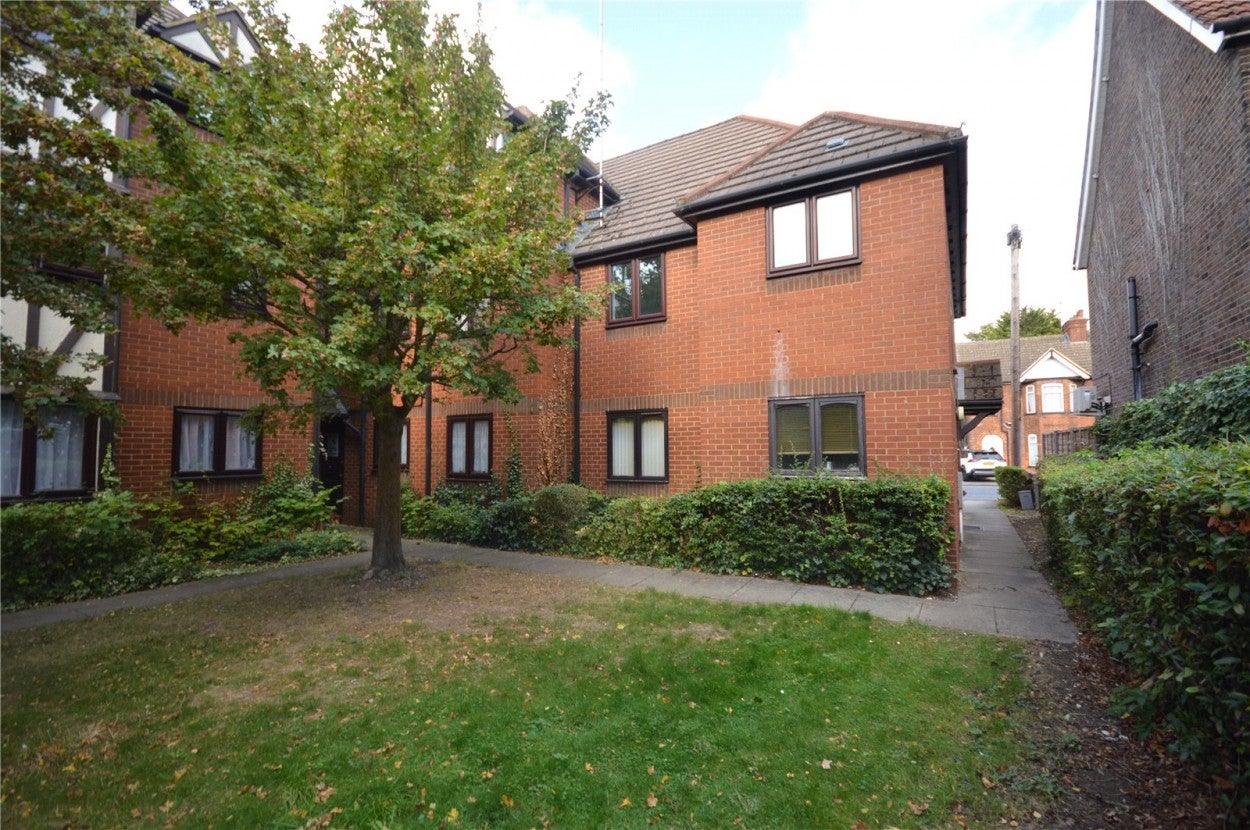 Flat Leafield in Luton