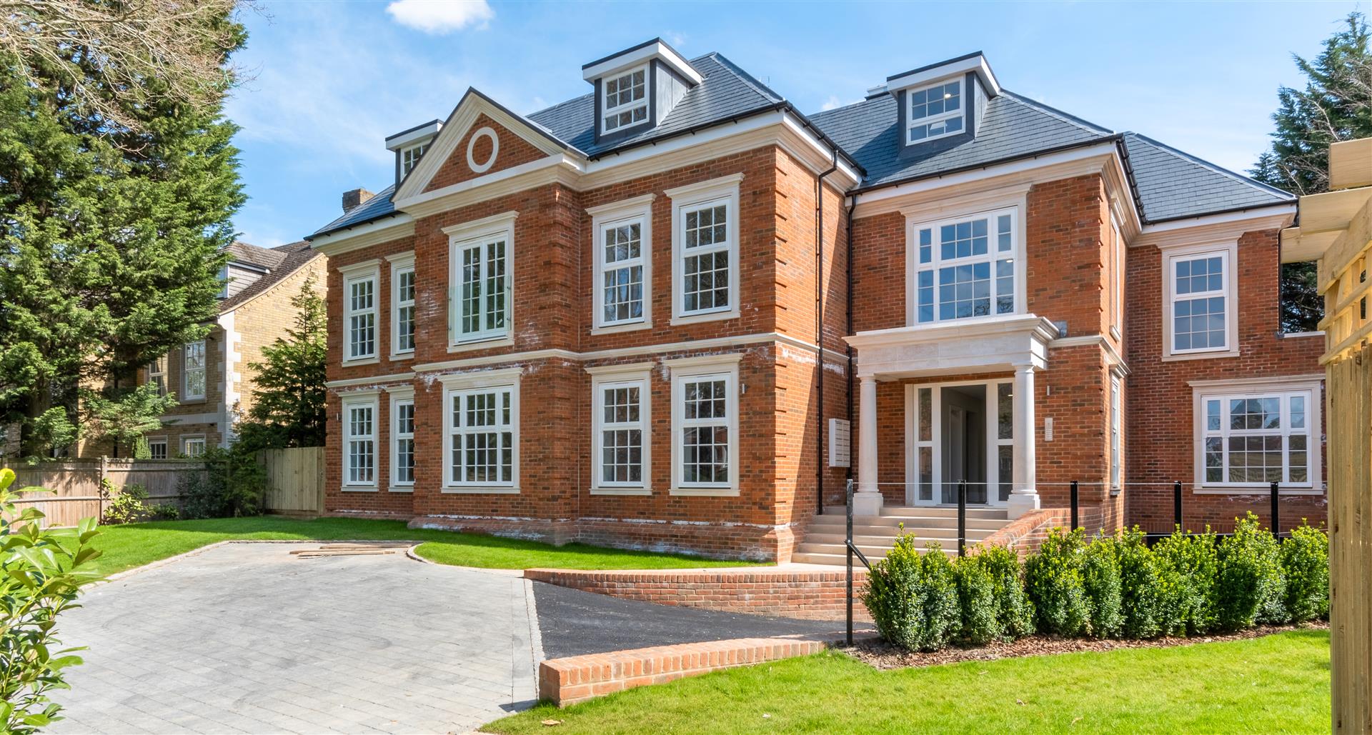 House Cavendish Road in Walton on Thames