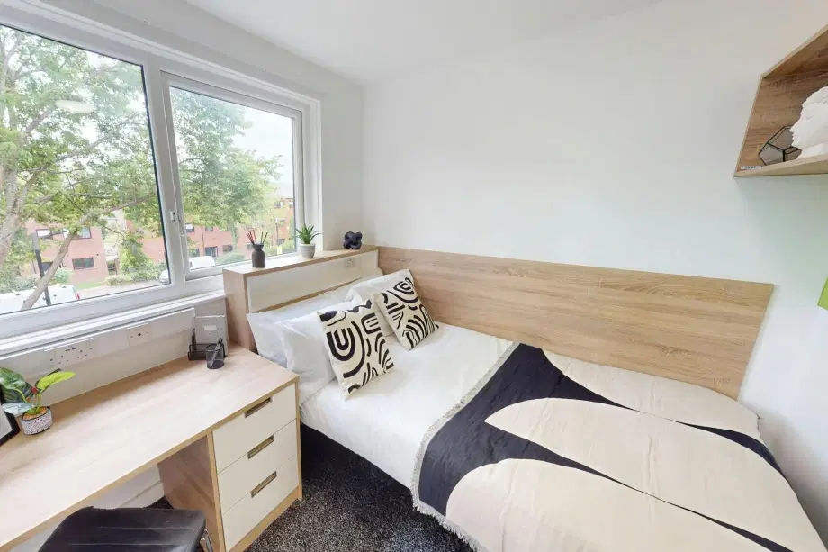 Room Dean Patey Court in Liverpool