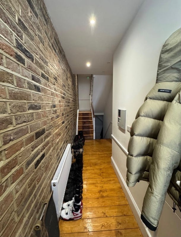 Room Rushmore Road in Greater London