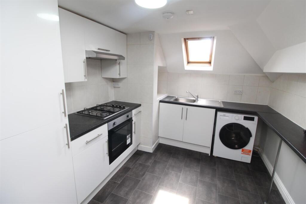 Flat Colchester Avenue in Cardiff