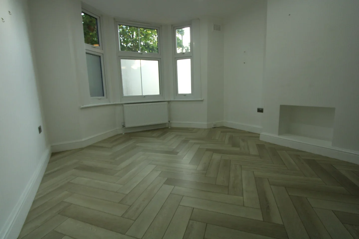 Flat Wycliffe Road in Greater London