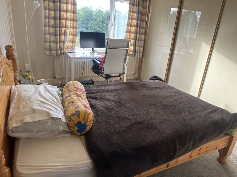Room Hesketh Crescent in Birmingham