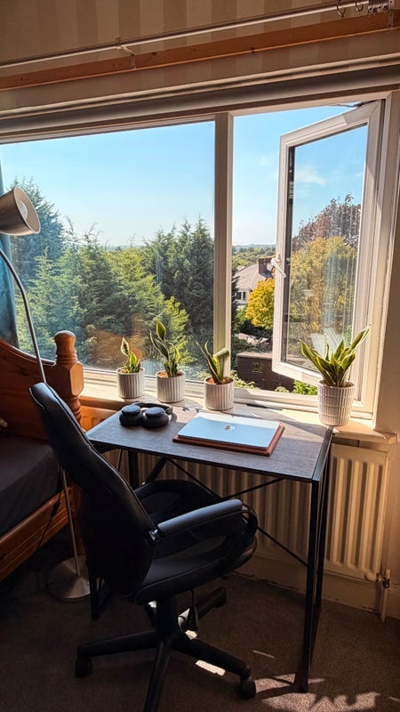 Room Hesketh Crescent in Birmingham