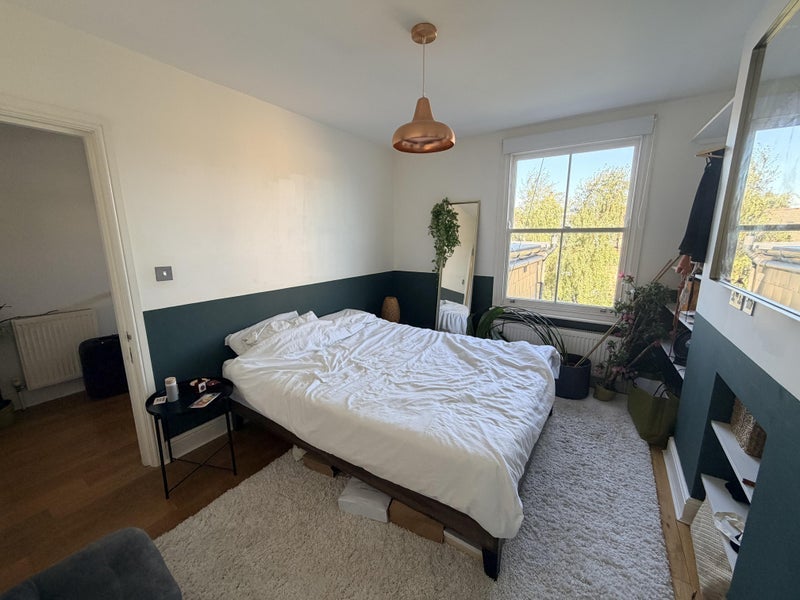 Room Bramber Road in Greater London