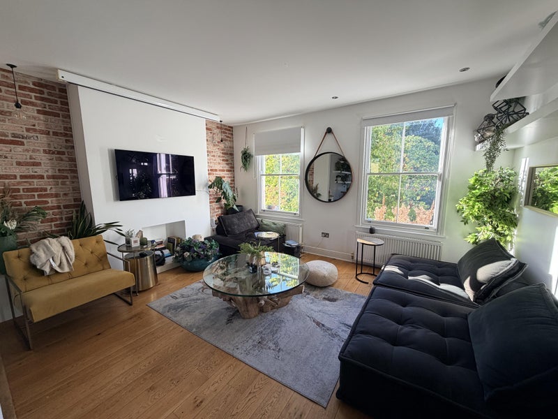 Room Bramber Road in Greater London