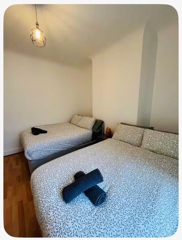 Room Hawkesworth Street in Liverpool