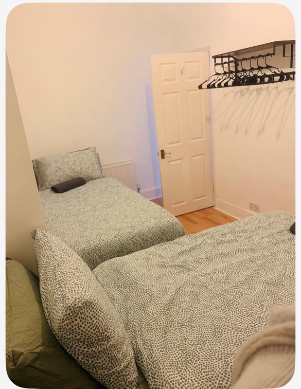 Room Hawkesworth Street in Liverpool