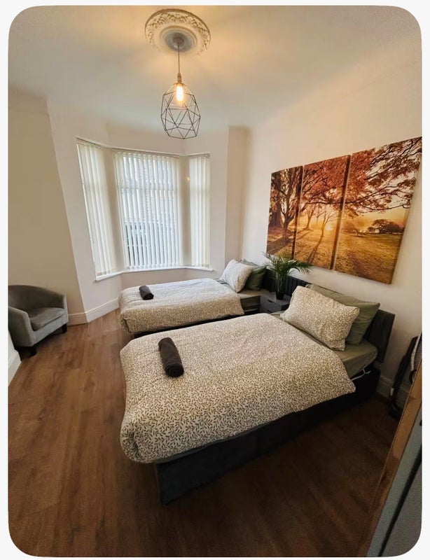 Room Hawkesworth Street in Liverpool