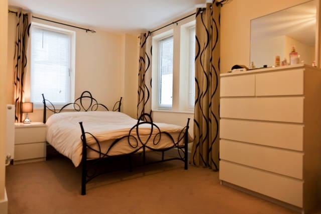 Room Cambridge Avenue in Greater London