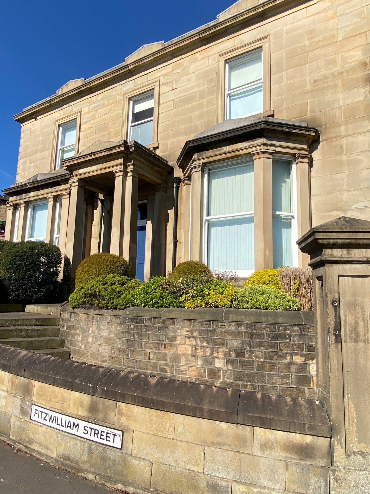 Room Fitzwilliam Street in Kirklees