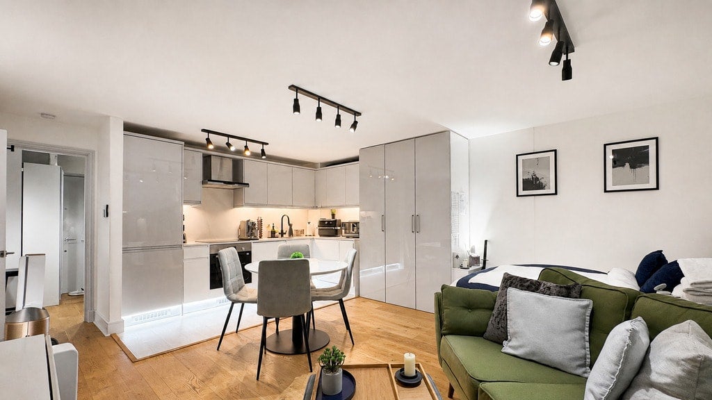 Flat Kensington Gardens Square in City of Westminster