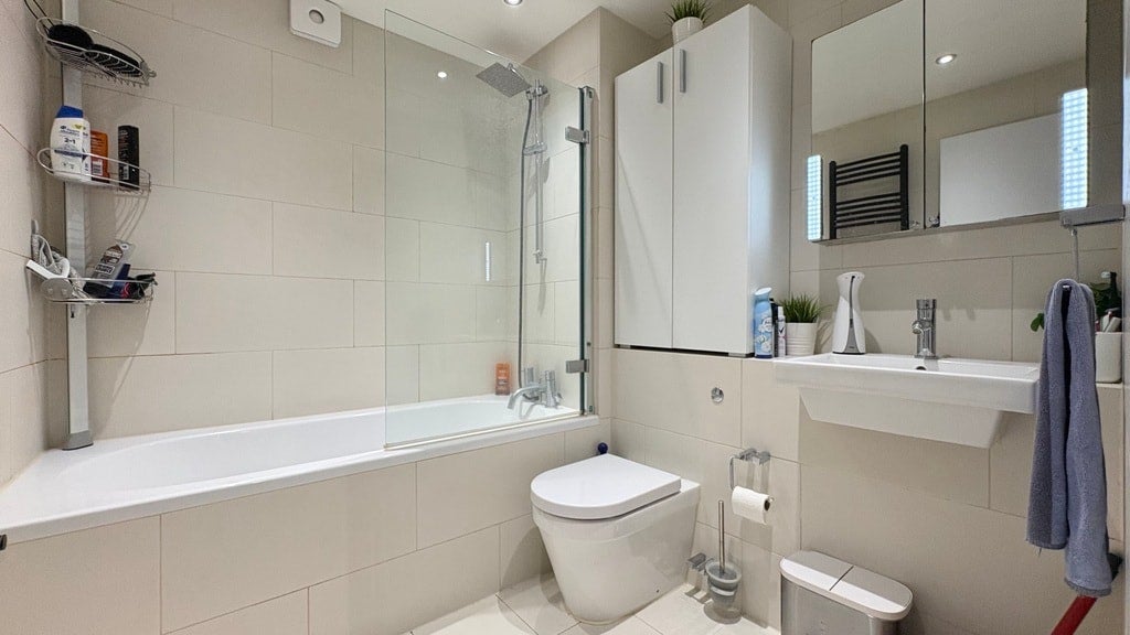 Flat Kensington Gardens Square in City of Westminster