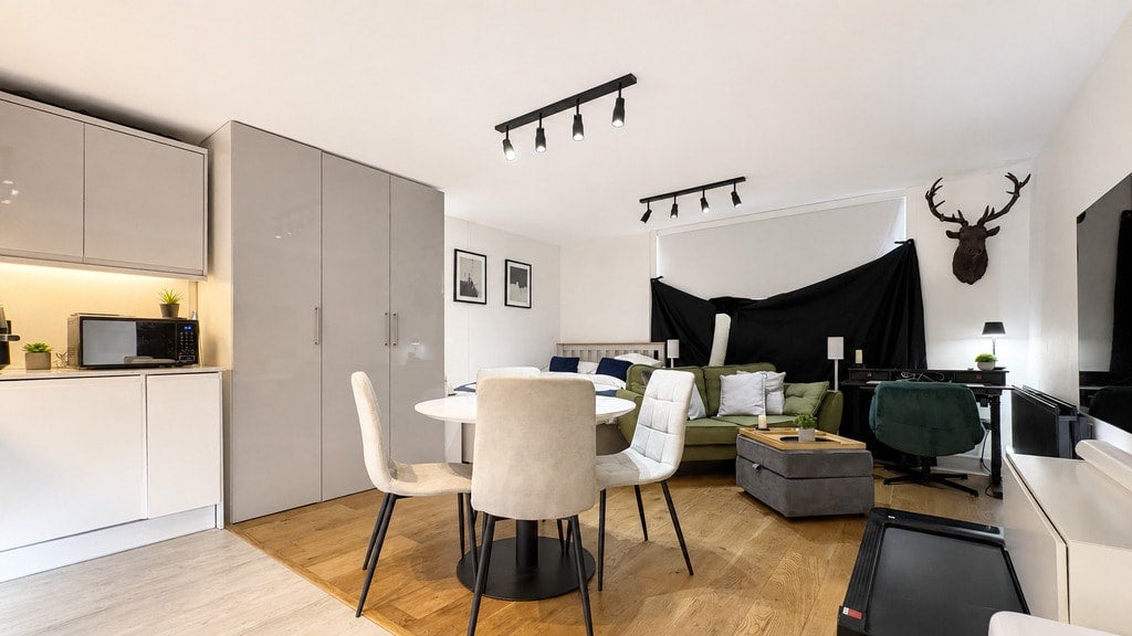 Flat Kensington Gardens Square in City of Westminster