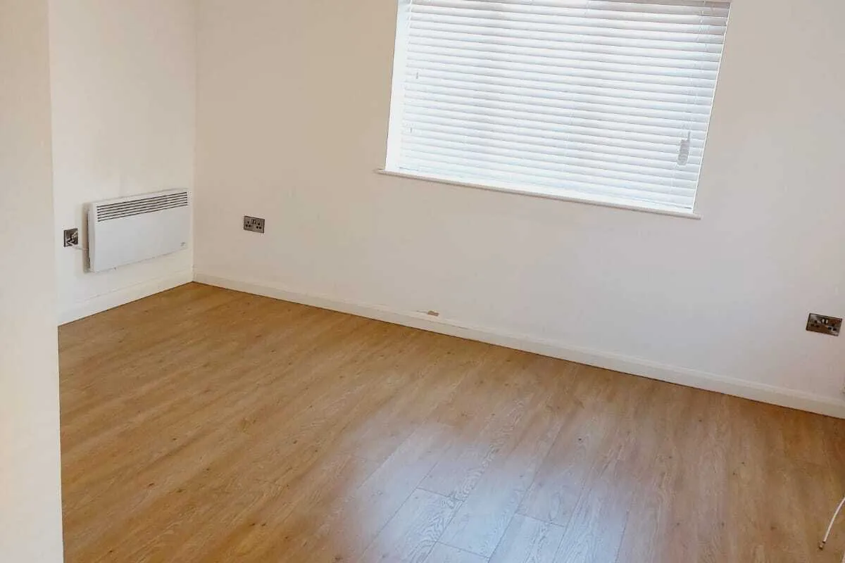 Flat Temple Street in Rugby