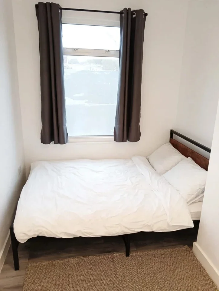 Flat Brierley Close in Greater London