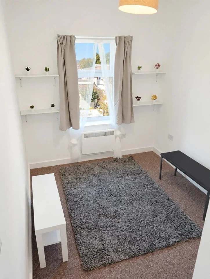 Flat Brierley Close in Greater London