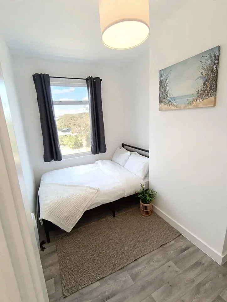Flat Brierley Close in Greater London