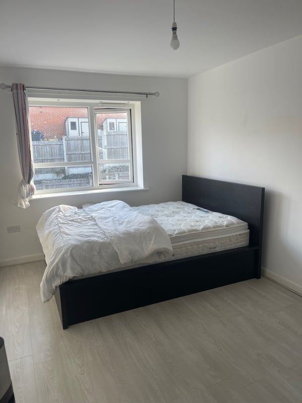Room Acre Lane in Royton