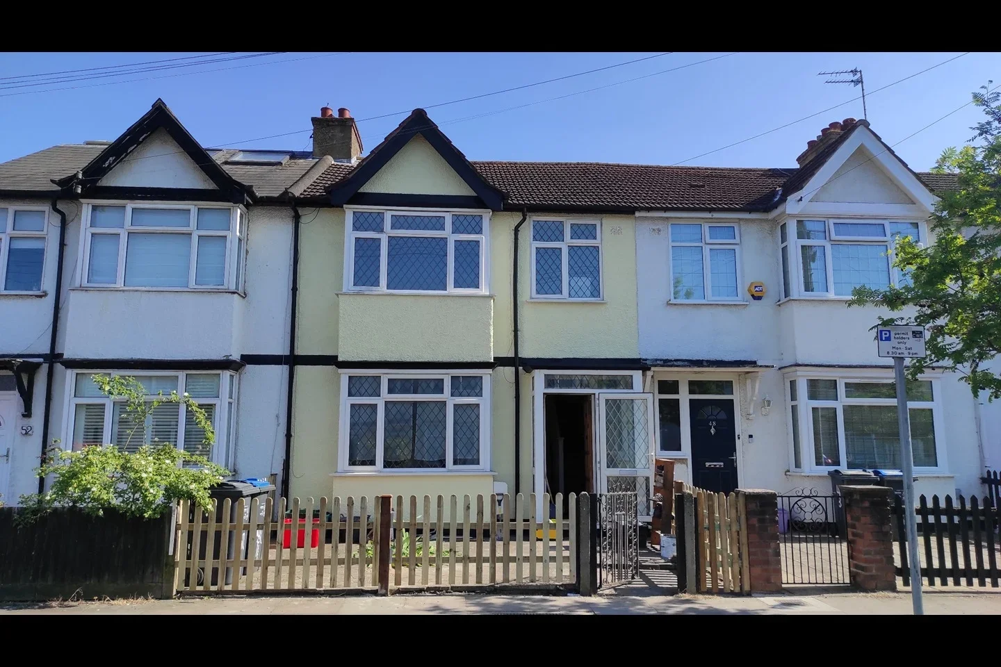 House Colwood Gardens in Greater London