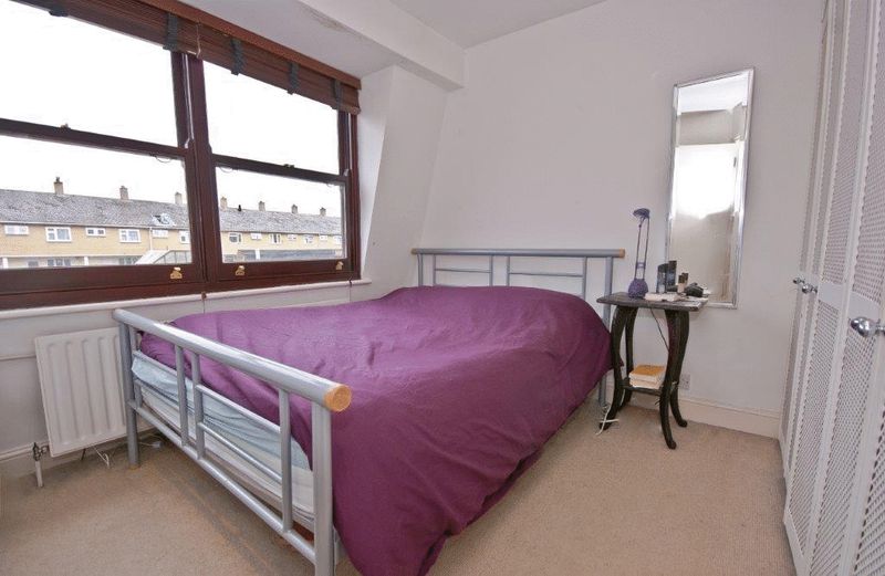 Flat Wood Close in Greater London