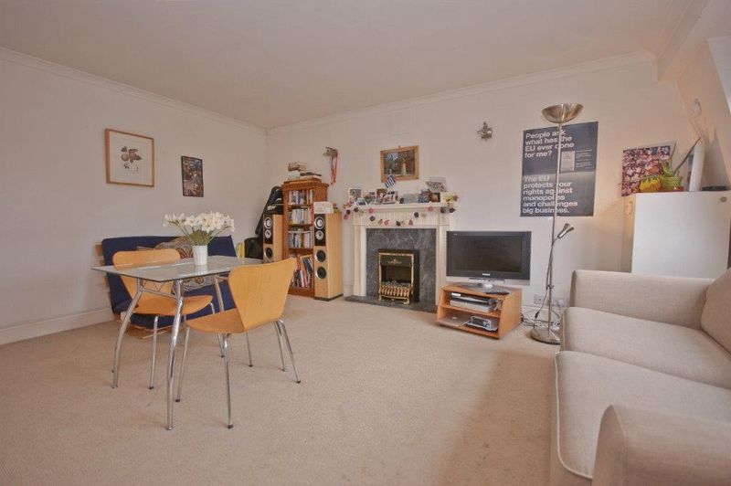 Flat Wood Close in Greater London