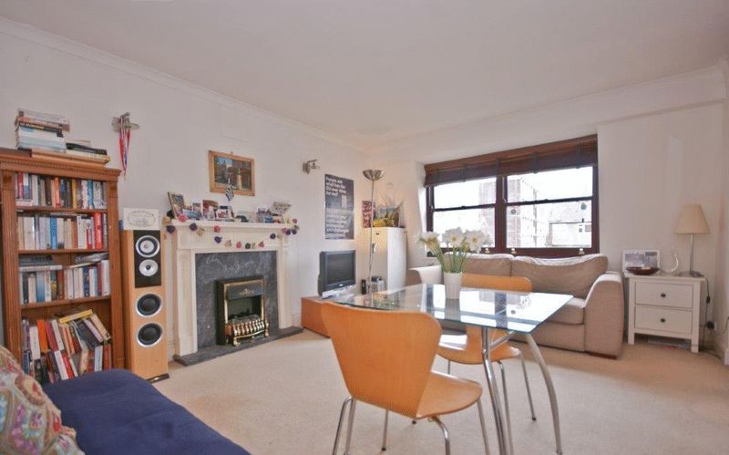 Flat Wood Close in Greater London