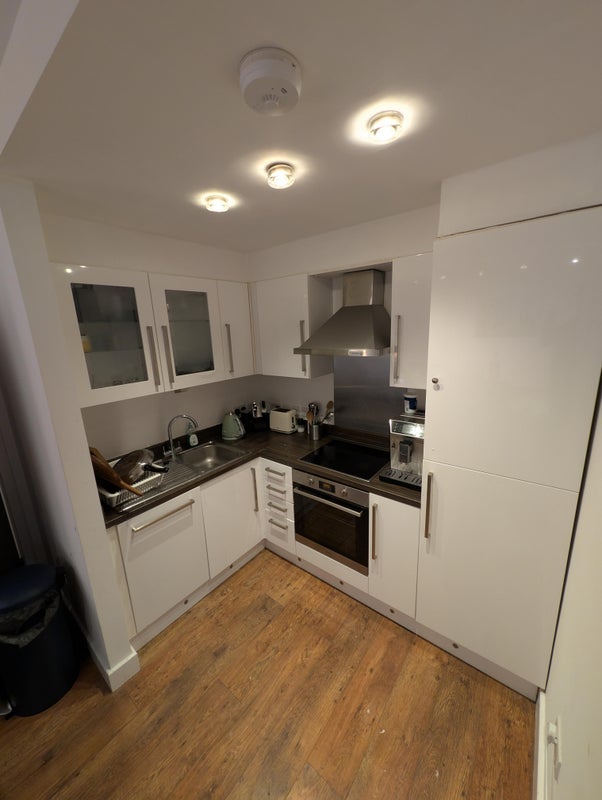 Room Kingsland High Street in Greater London
