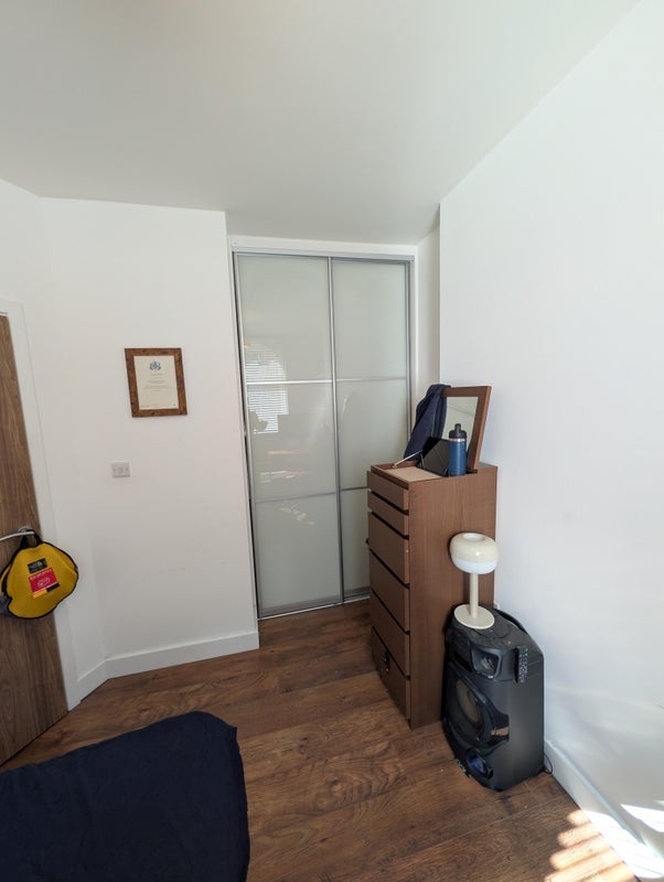 Room Kingsland High Street in Greater London