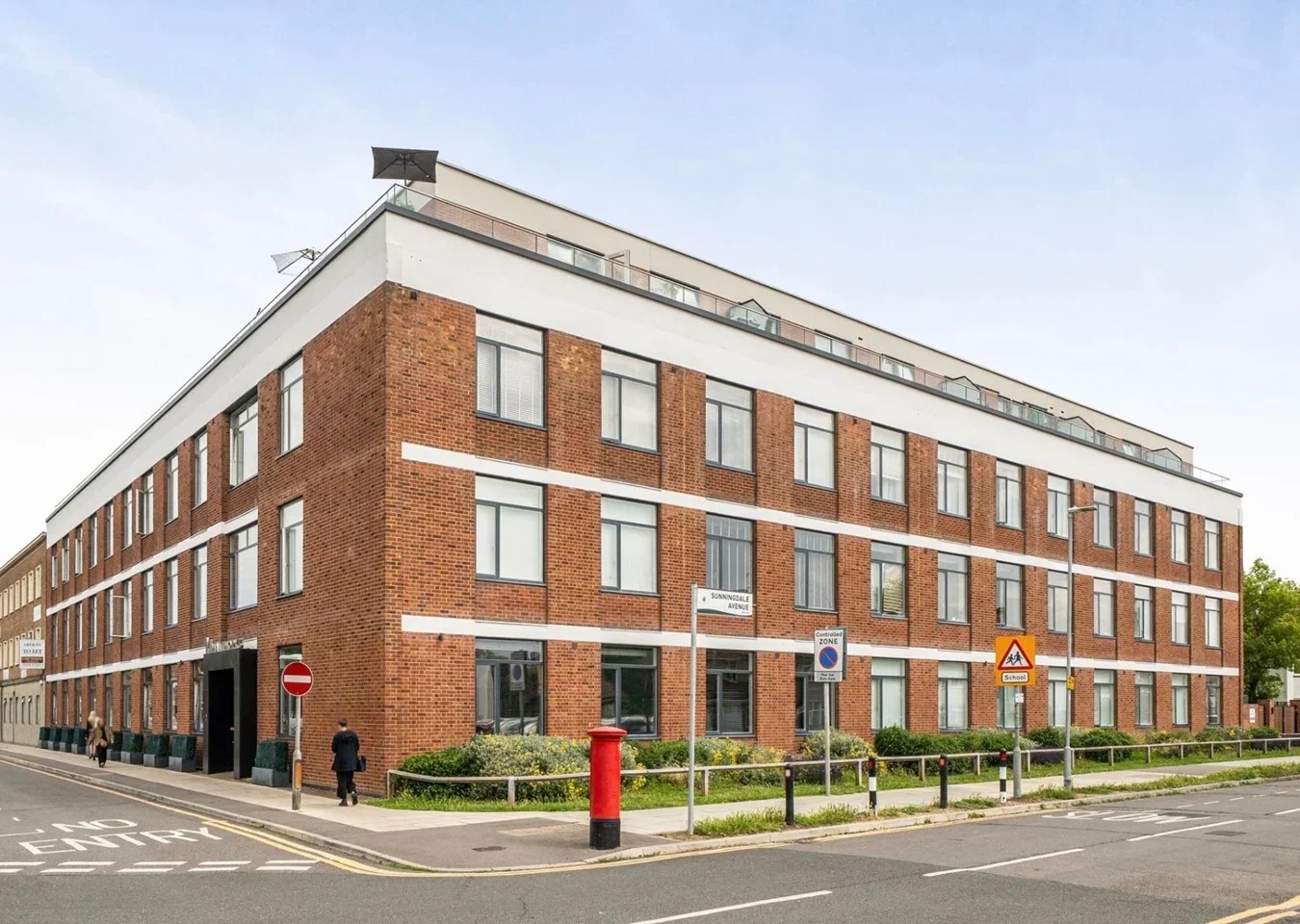 Flat Sunningdale Avenue in Greater London