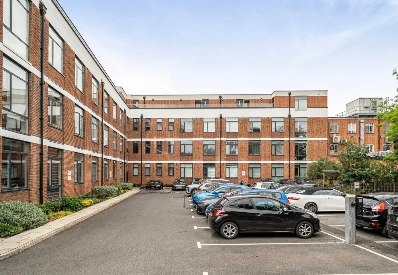 Flat Sunningdale Avenue in Greater London