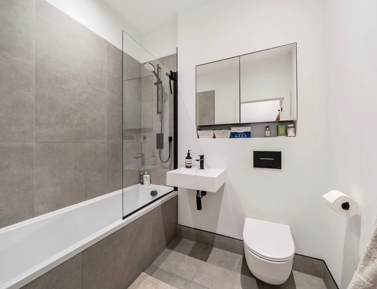 Flat Sunningdale Avenue in Greater London
