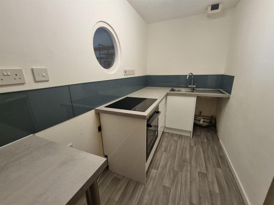 Flat Paynes Lane in Coventry