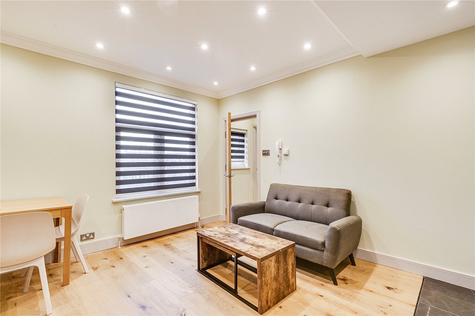 Flat Cambridge Gardens in Greater London