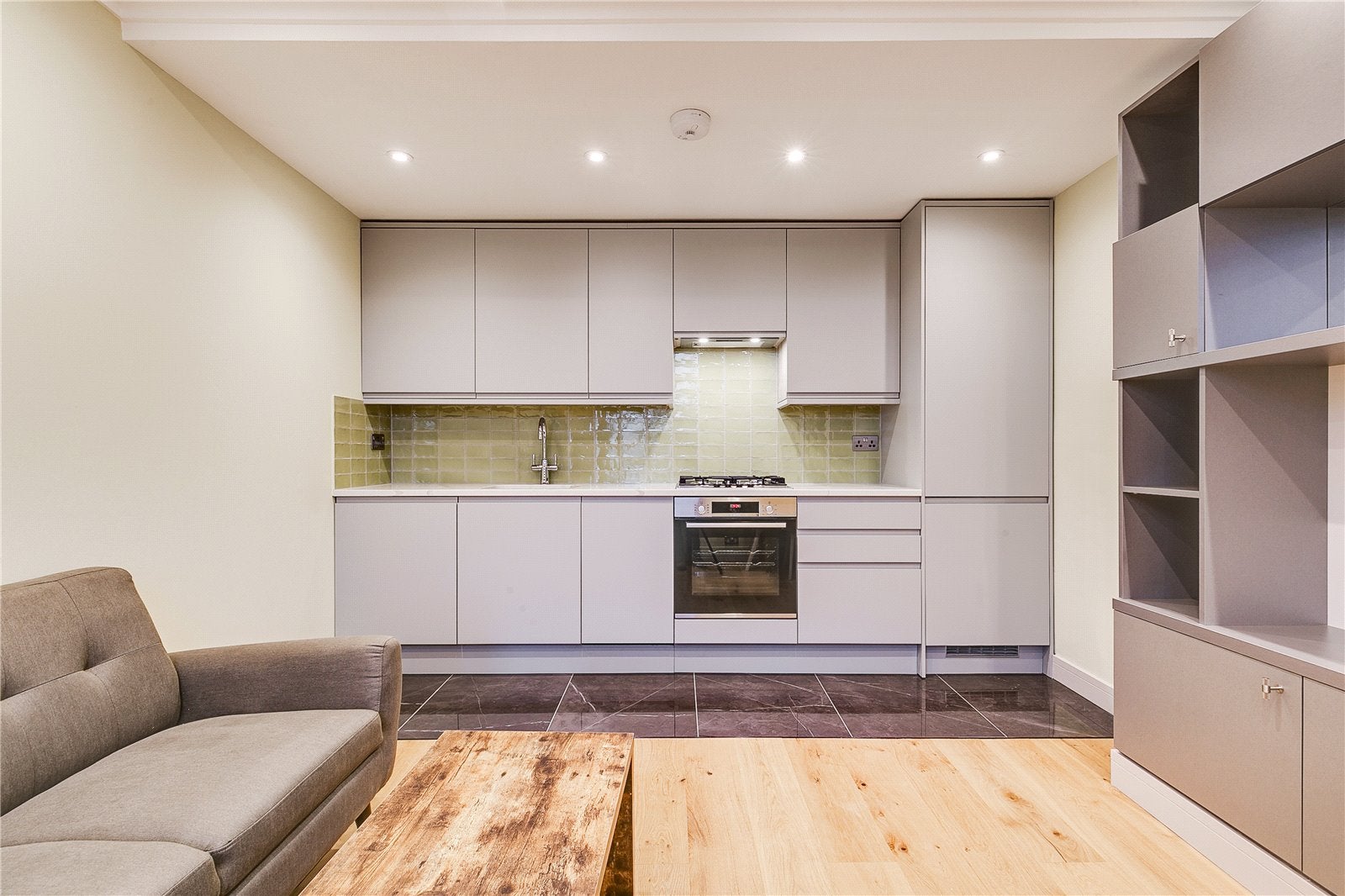 Flat Cambridge Gardens in Greater London