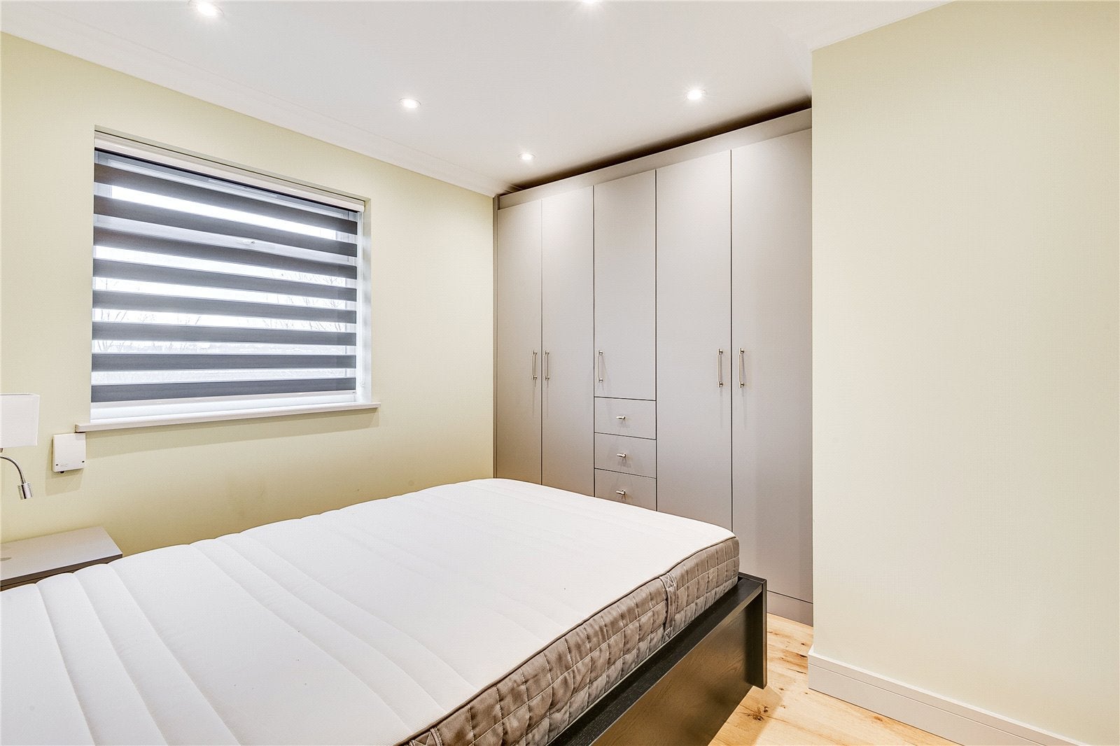 Flat Cambridge Gardens in Greater London