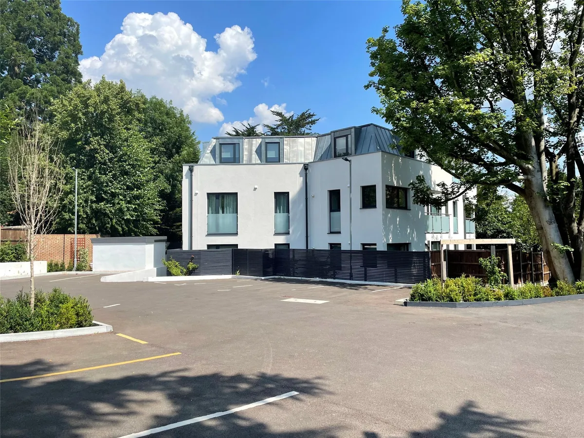 Flat Merrywood Park in Reigate and Banstead