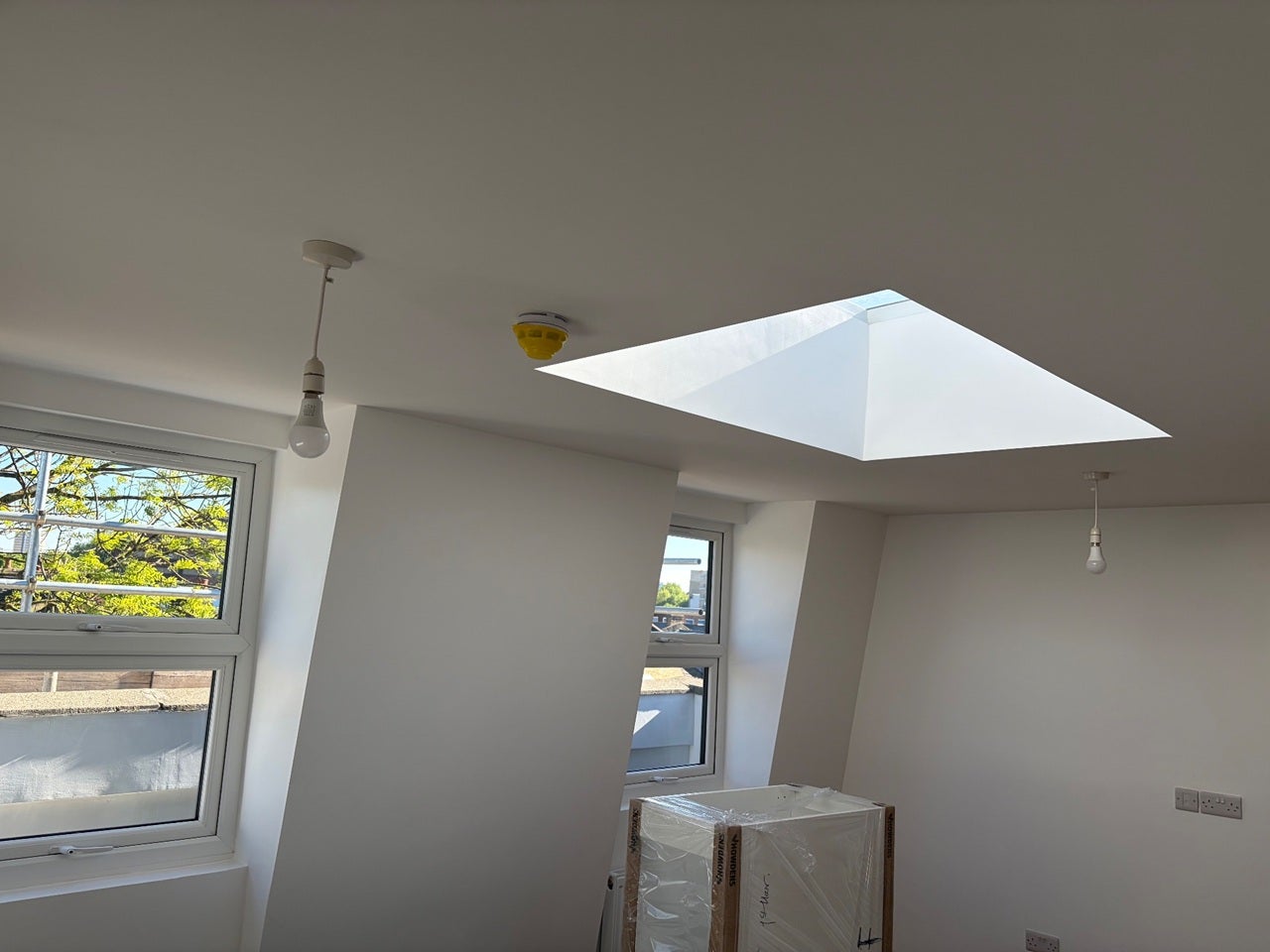 Flat Manbey Grove in Greater London